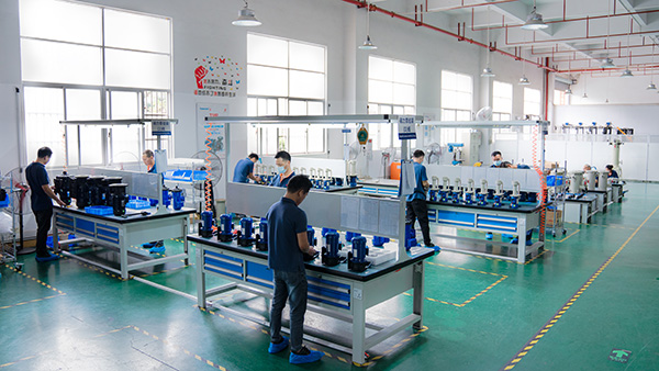 如何選擇合適的磁力泵廠家？這幾點至關重要！